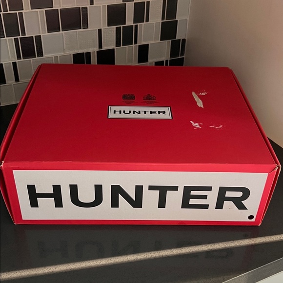 Hunter Red Packaging Box - Picture 1 of 9